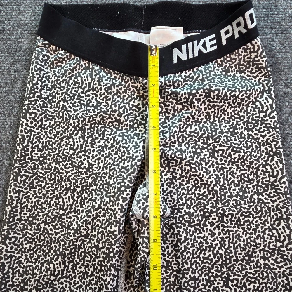 Nike Pro Leggings Women XS Black White Abstract Print Training Athletic Pants